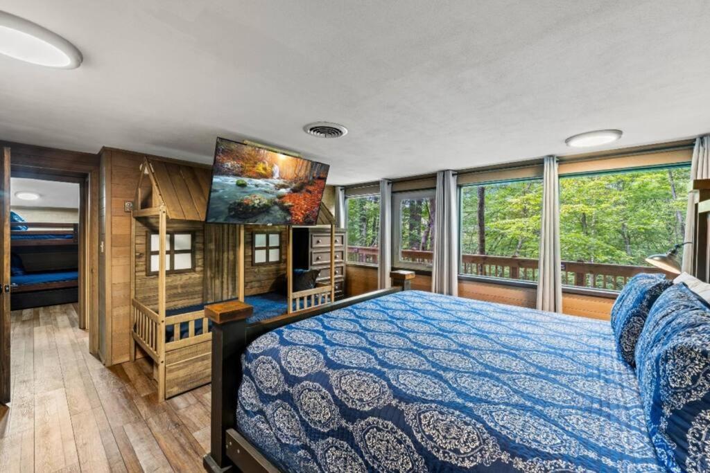 Bourbon Hollow Lodge With Hot Tub And Pool Plus Game Room Only 5 Min To Downtown Gatlinburg Exterior photo