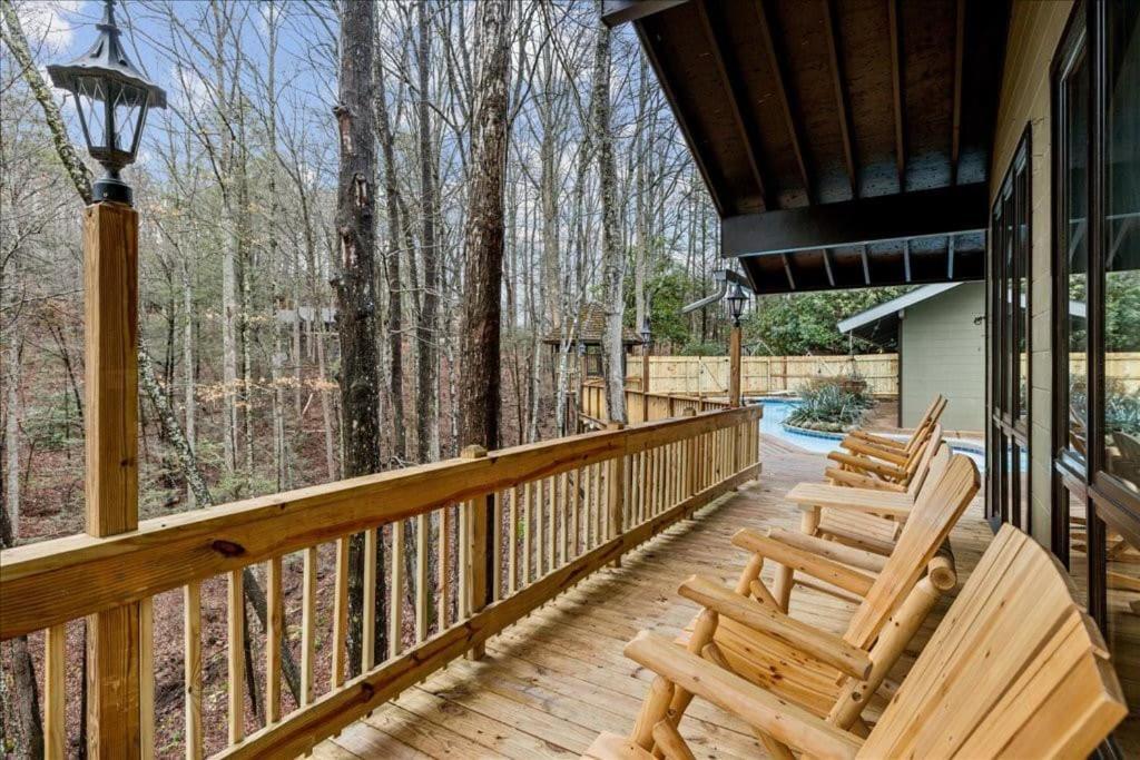 Bourbon Hollow Lodge With Hot Tub And Pool Plus Game Room Only 5 Min To Downtown Gatlinburg Exterior photo