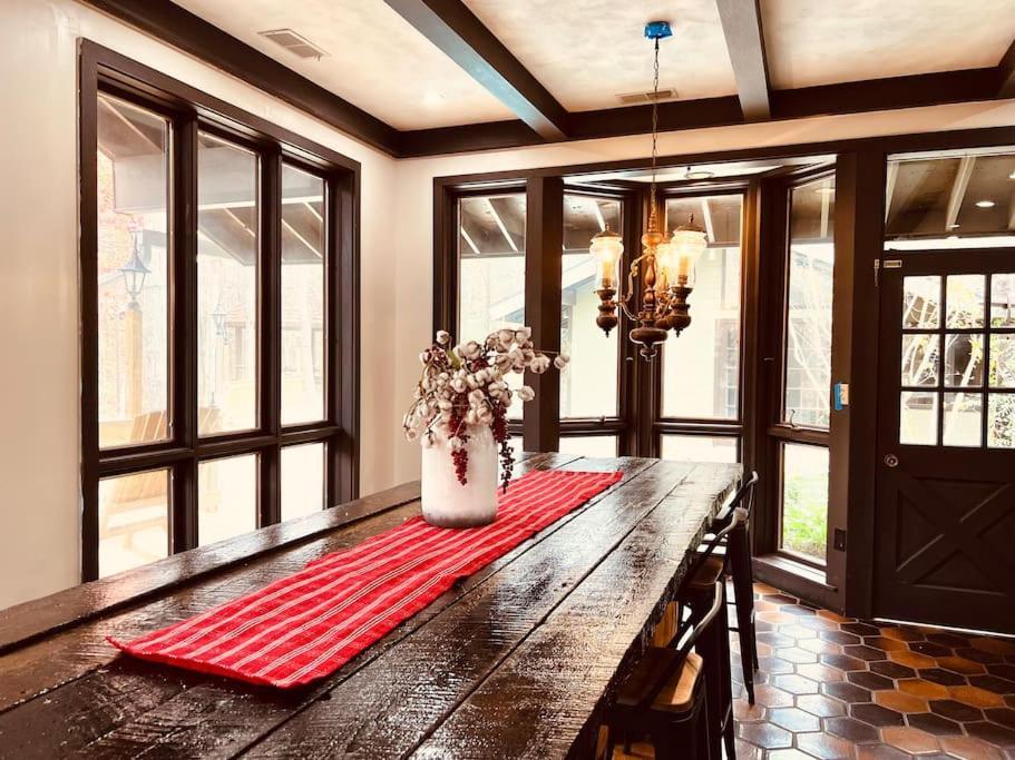 Bourbon Hollow Lodge With Hot Tub And Pool Plus Game Room Only 5 Min To Downtown Gatlinburg Exterior photo